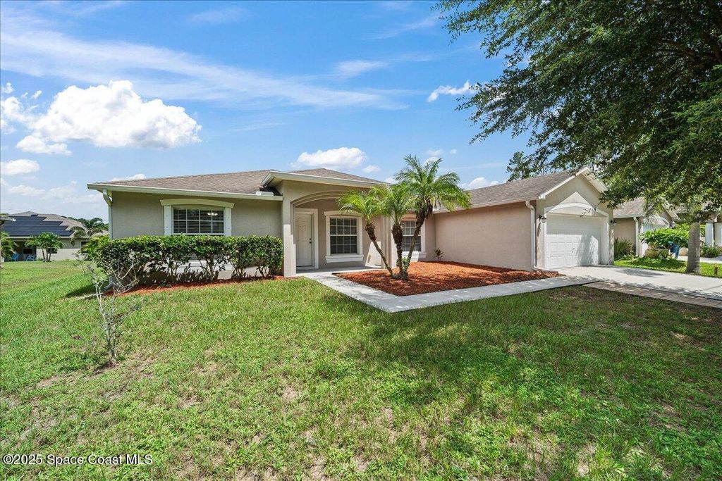 433 SW Haleybury Street SW, Palm Bay, FL 32908