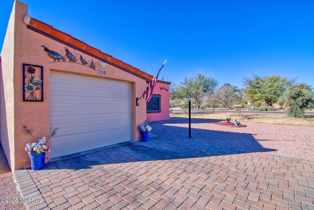 310 E Paseo Verde, Green Valley, AZ 85614