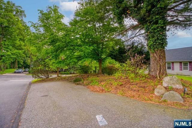 204 Pascack Road 2, Park Ridge, NJ 07656