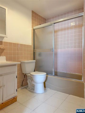 227 46th Street, Union City, NJ 07087