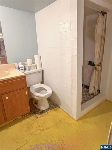 227 46th Street, Union City, NJ 07087