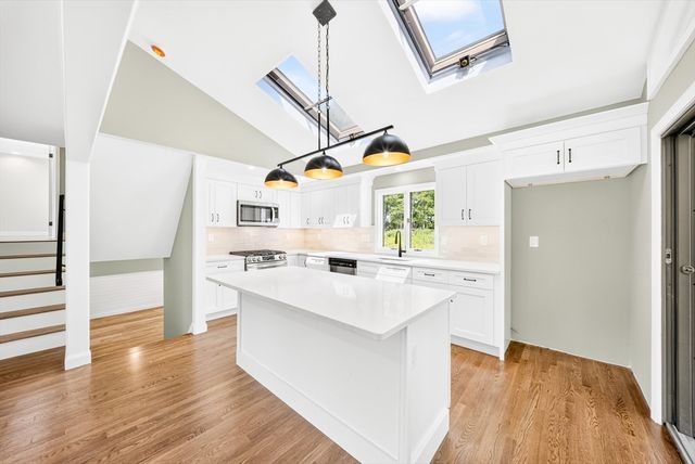 14 Clarence Street, Billerica, MA 01821