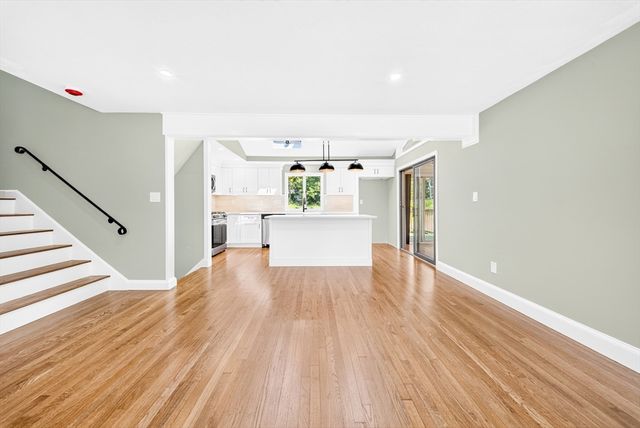 14 Clarence Street, Billerica, MA 01821