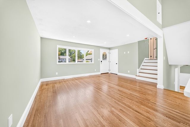14 Clarence Street, Billerica, MA 01821