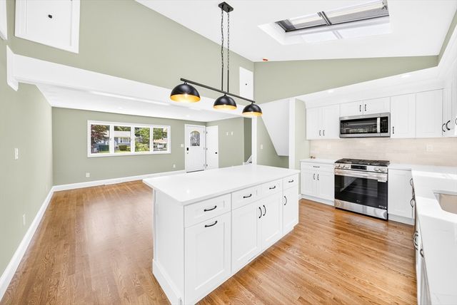 14 Clarence Street, Billerica, MA 01821
