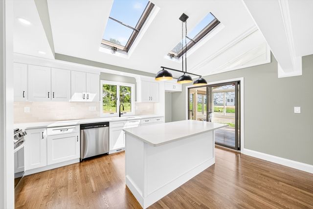 14 Clarence Street, Billerica, MA 01821