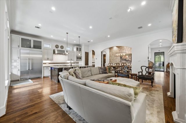 1525 Early Lane, Houston, TX 77055