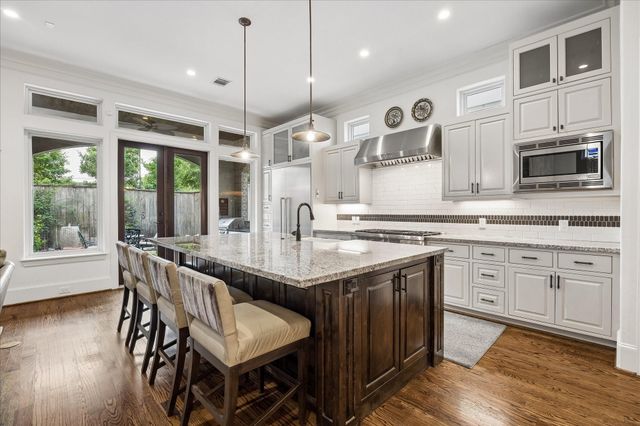 1525 Early Lane, Houston, TX 77055