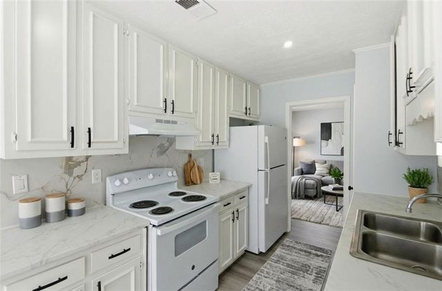 1999 Sewing Circle, Lithonia, GA 30058