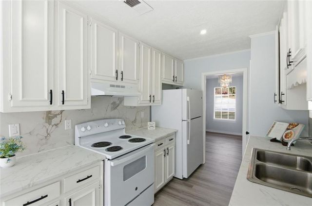 1999 Sewing Circle, Lithonia, GA 30058