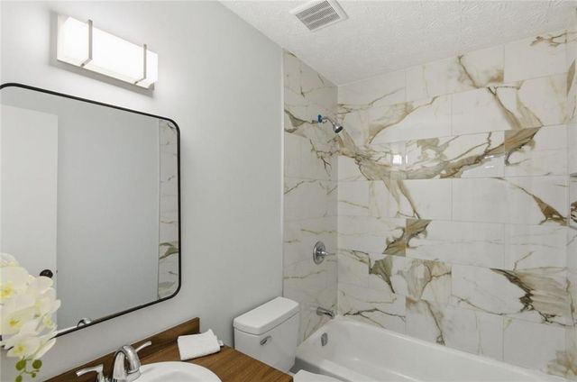 1999 Sewing Circle, Lithonia, GA 30058