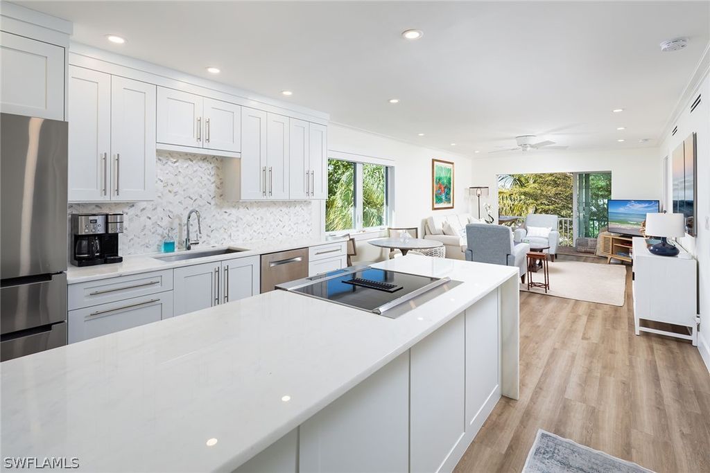 333 4th AVE S 303, Naples, FL 34102