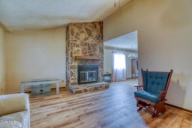 605 Redwood Drive, Mount Carmel, TN 37645