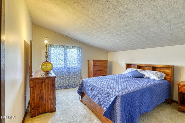 605 Redwood Drive, Mount Carmel, TN 37645