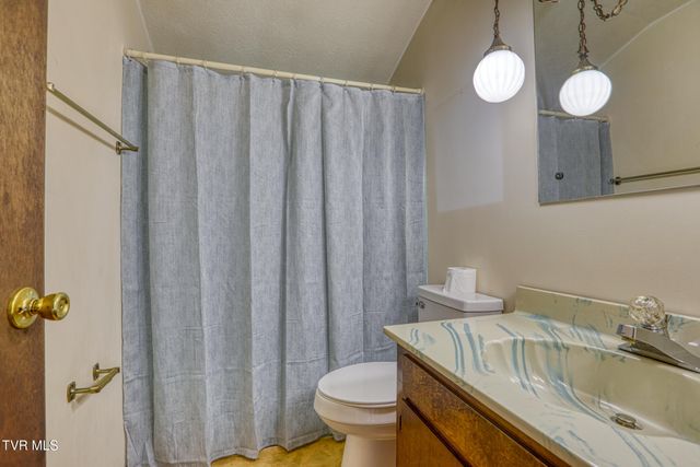 605 Redwood Drive, Mount Carmel, TN 37645