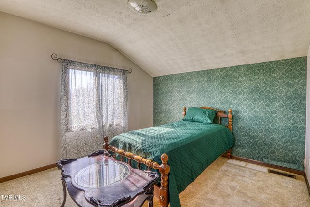 605 Redwood Drive, Mount Carmel, TN 37645