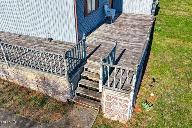 605 Redwood Drive, Mount Carmel, TN 37645