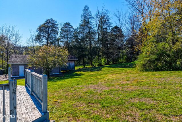 605 Redwood Drive, Mount Carmel, TN 37645