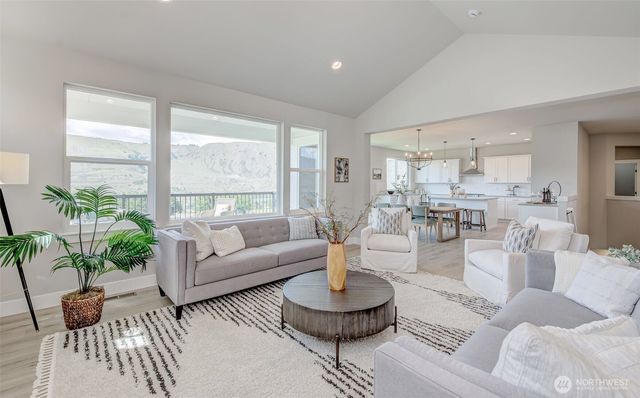 1580 S Kelvin Court, East Wenatchee, WA 98802