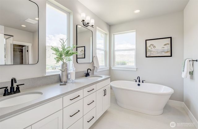 1580 S Kelvin Court, East Wenatchee, WA 98802