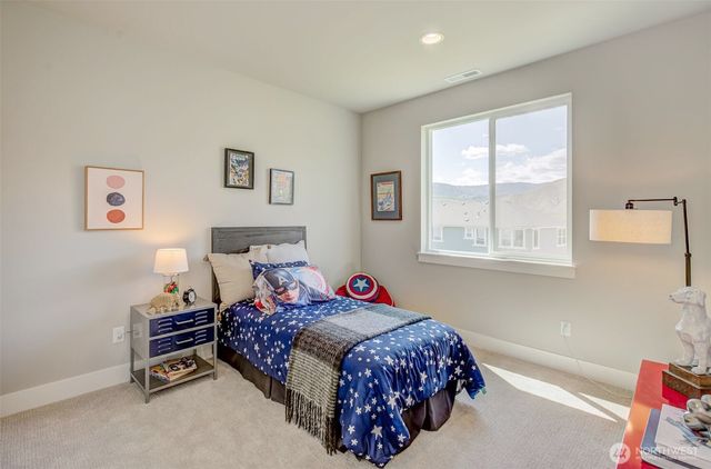 1580 S Kelvin Court, East Wenatchee, WA 98802