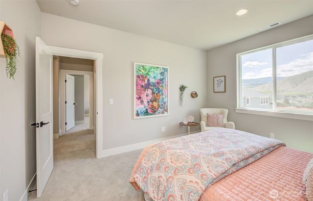 1580 S Kelvin Court, East Wenatchee, WA 98802