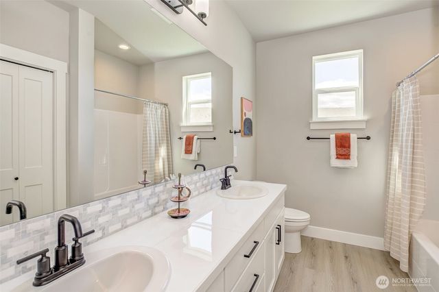 1580 S Kelvin Court, East Wenatchee, WA 98802