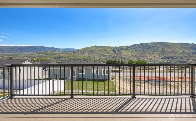 1580 S Kelvin Court, East Wenatchee, WA 98802