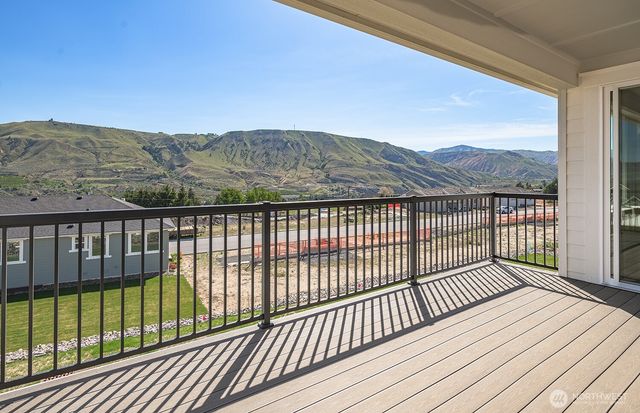 1580 S Kelvin Court, East Wenatchee, WA 98802