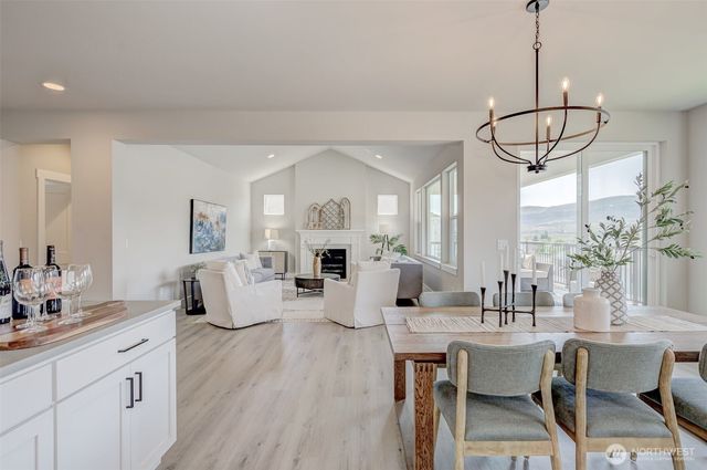 1580 S Kelvin Court, East Wenatchee, WA 98802