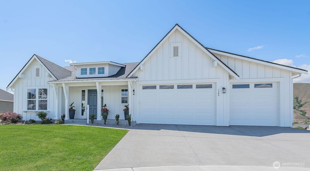 1580 S Kelvin Court, East Wenatchee, WA 98802