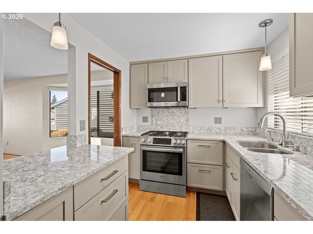 14859 Ne THOMPSON St, Portland, OR 97230