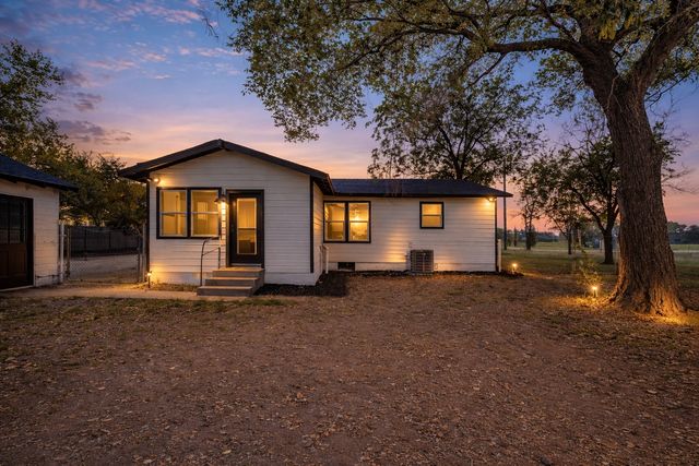1300 County Road 1550, Chico, TX 76431