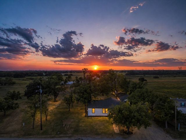1300 County Road 1550, Chico, TX 76431