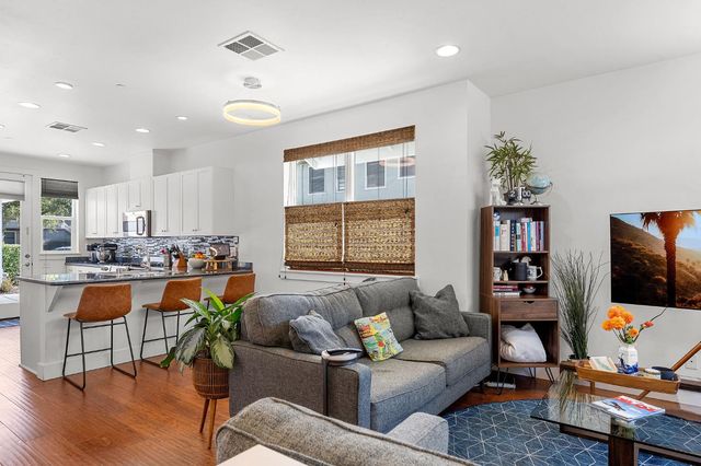 2531 Rice Aly, Sacramento, CA 95816
