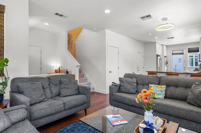 2531 Rice Aly, Sacramento, CA 95816