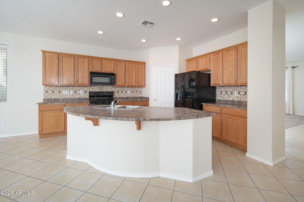 17659 W IRONWOOD Street, Surprise, AZ 85388 — photo 2
