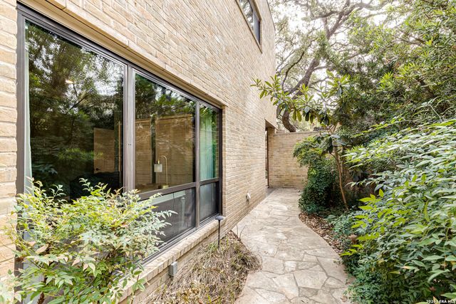 7110 Poniente, San Antonio, TX 78209