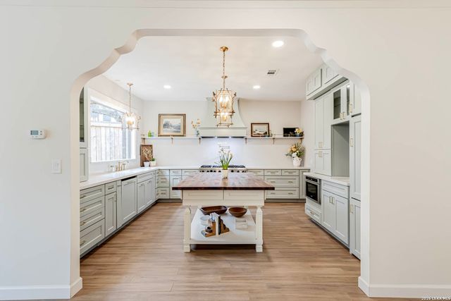 7110 Poniente, San Antonio, TX 78209