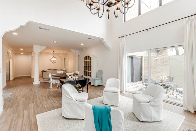 7110 Poniente, San Antonio, TX 78209