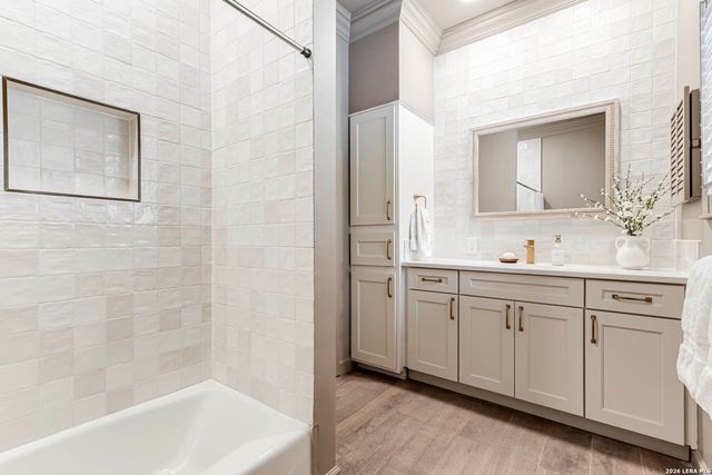 7110 Poniente, San Antonio, TX 78209