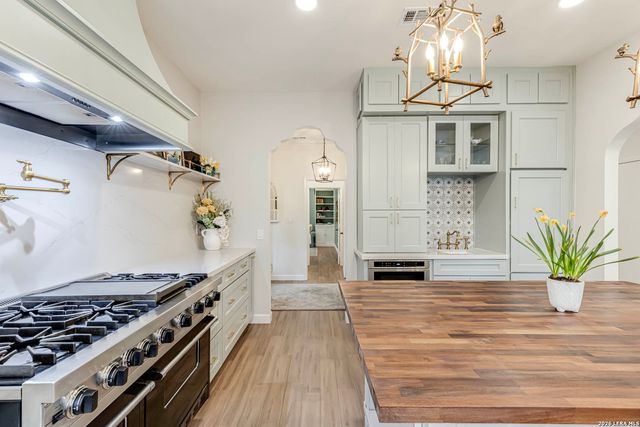 7110 Poniente, San Antonio, TX 78209