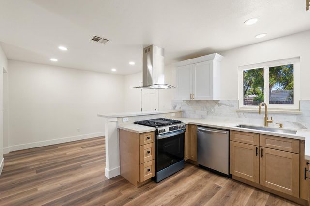 840 S Gertrude Ave, Stockton, CA 95215