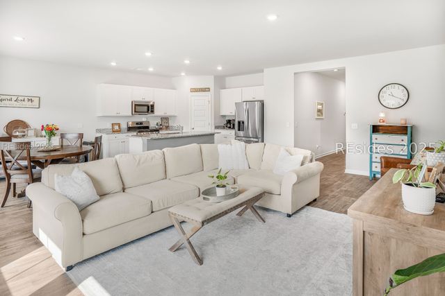 335 Sweetbay Dr, Hardeeville, SC 29927