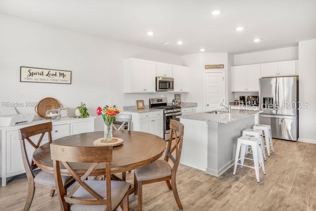 335 Sweetbay Dr, Hardeeville, SC 29927