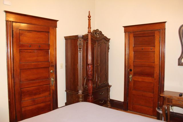 1001 AUGUSTA Ave, Spokane, WA 99205