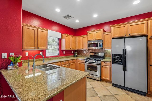3713 W VIVIAN Court, Phoenix, AZ 85086