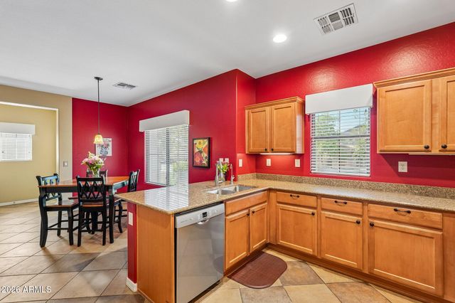 3713 W VIVIAN Court, Phoenix, AZ 85086