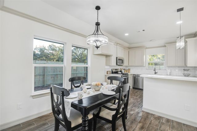 52 Leeder Court, Lake Jackson, TX 77566