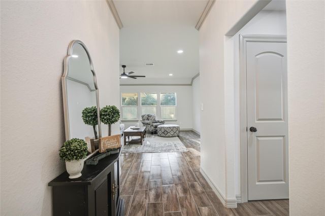 52 Leeder Court, Lake Jackson, TX 77566